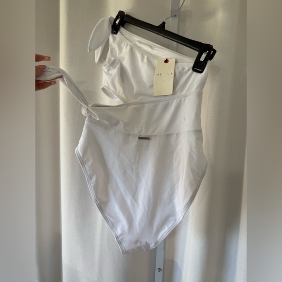 Ted baker white one shoulder swimsuit FINAL PRICE - Picture 5 of 8